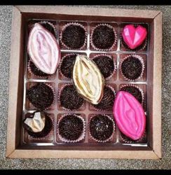 Caixa de Brigadeiros com Chocolate Erótico 